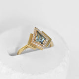 Kite-Cut Teal Sapphire Ring in 14K Gold | MOGGA
