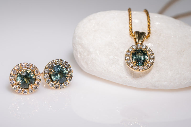 0.81ct Oval Pendant & 1.74ct Round Earrings Yellowish & Green Sapphires Halo Setting Set