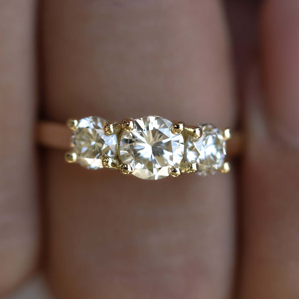 3-Stone Setting Diamonds Ring