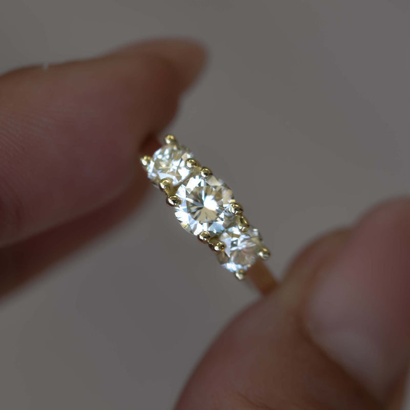 3-Stone Setting Diamonds Ring